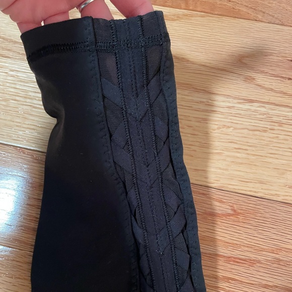 Lululemon mesh detail legging - Picture 7 of 7